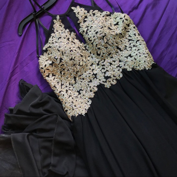 Beautiful Black & Gold Prom Dress - Picture 1 of 7